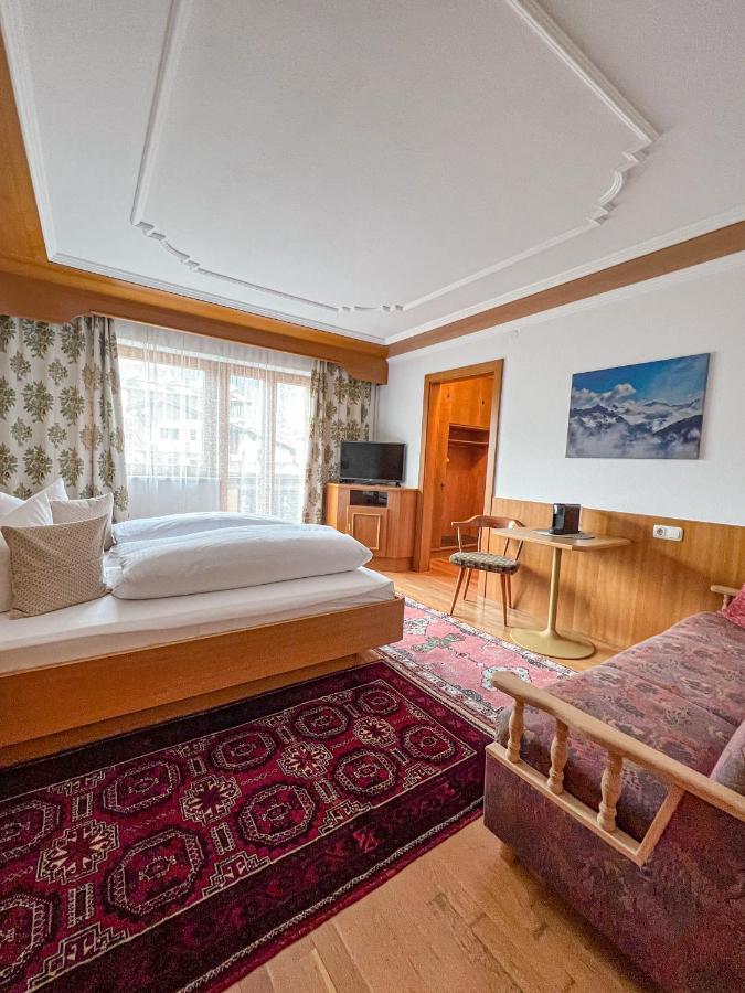 Gaestehaus Poell 메이른호픈 외부 사진