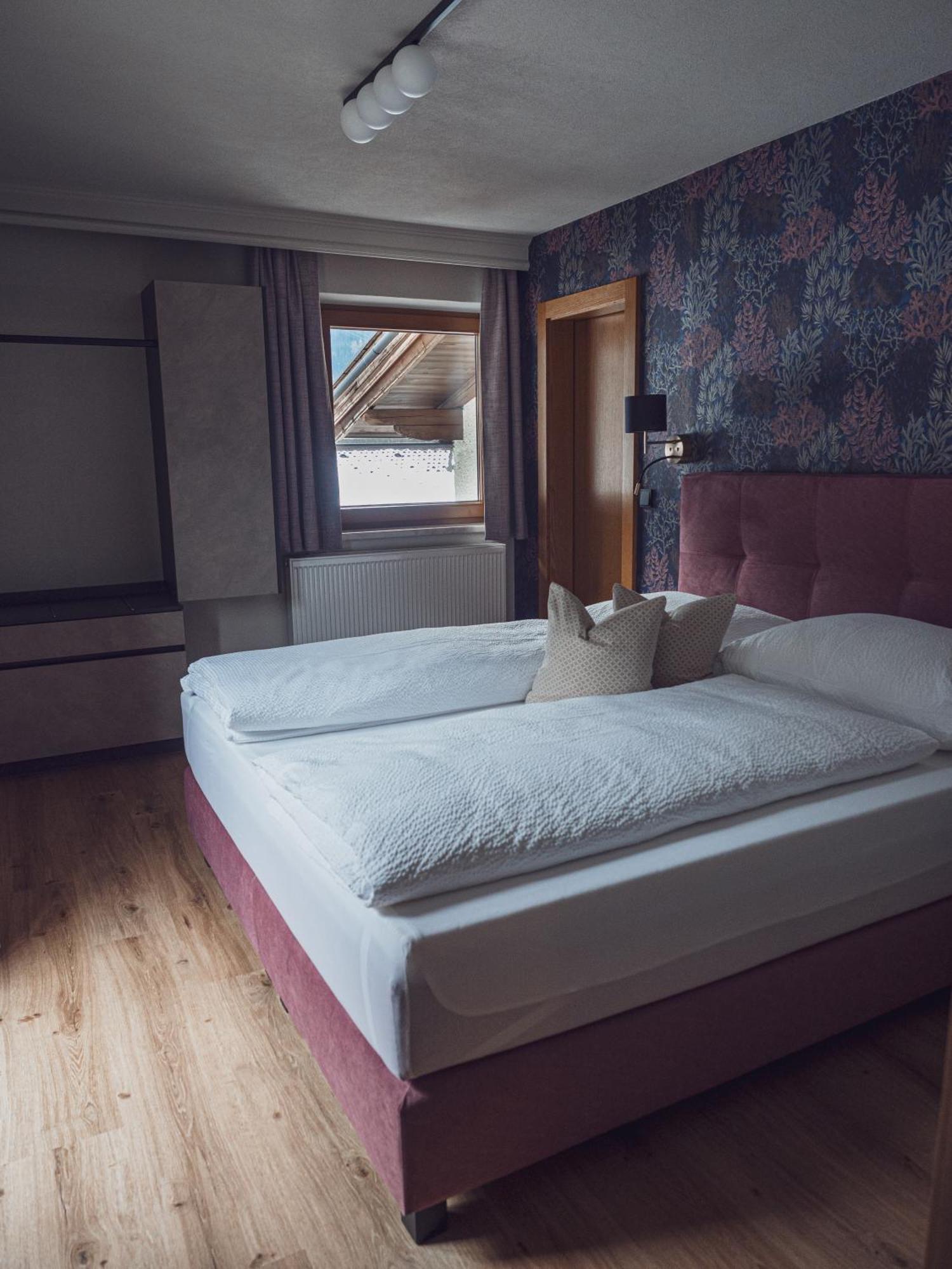 Gaestehaus Poell 메이른호픈 외부 사진